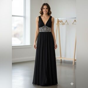 Elegant Black Evening Dress with Embroidered Detail